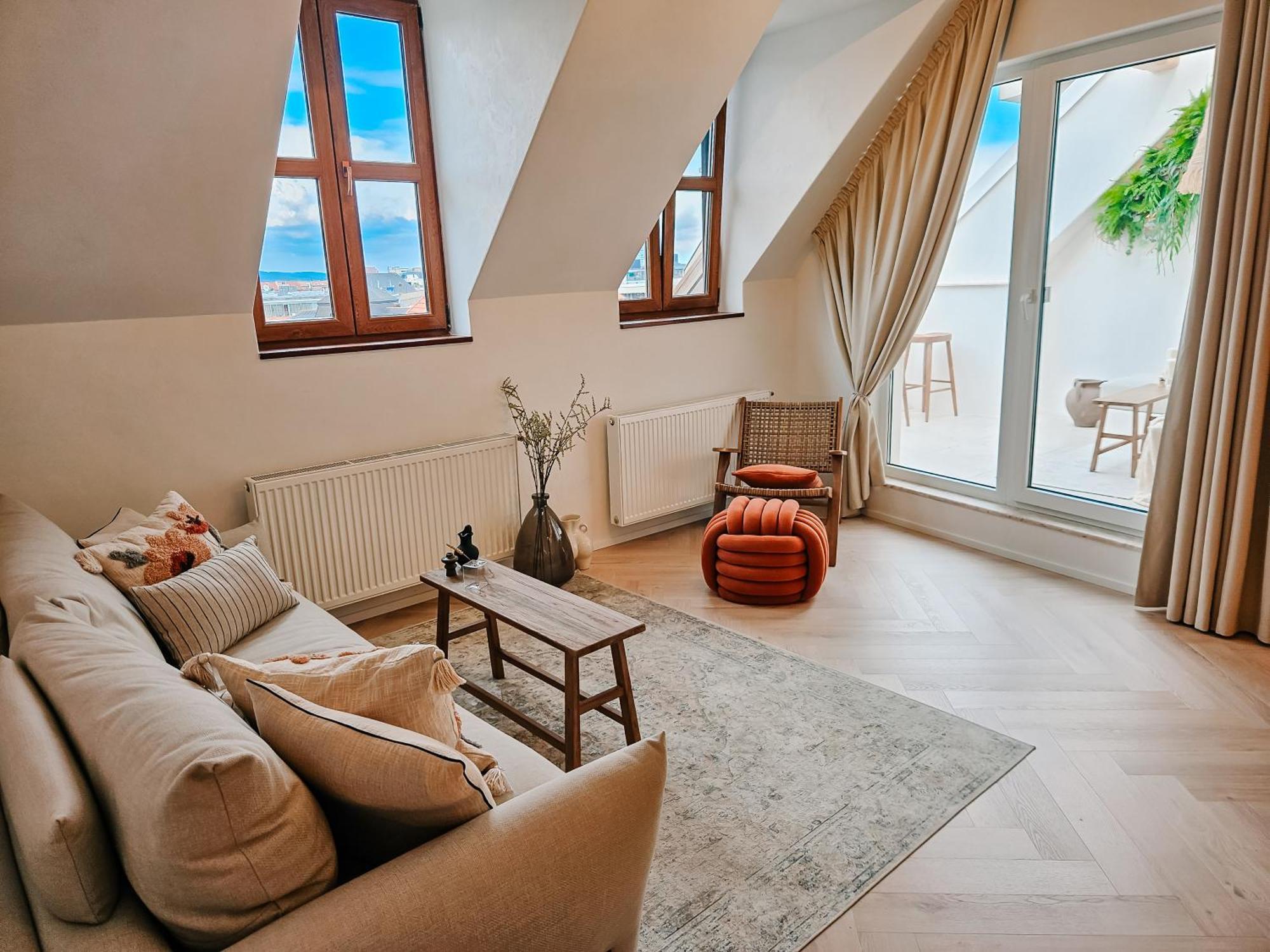 New Design Top-class Next To The Castle-free Parking-terrace Apartment Bratislava