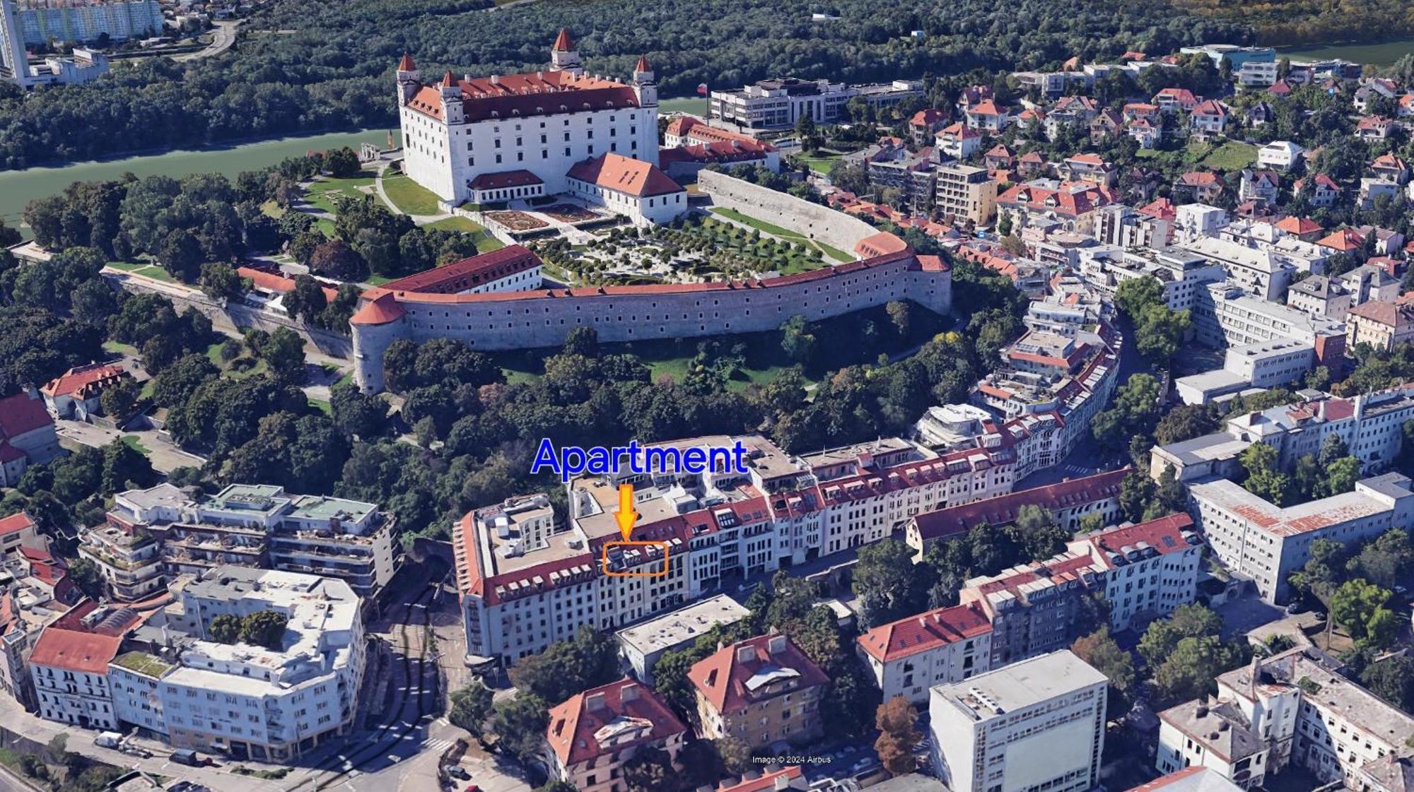 New Design Top-class Next To The Castle-free Parking-terrace *