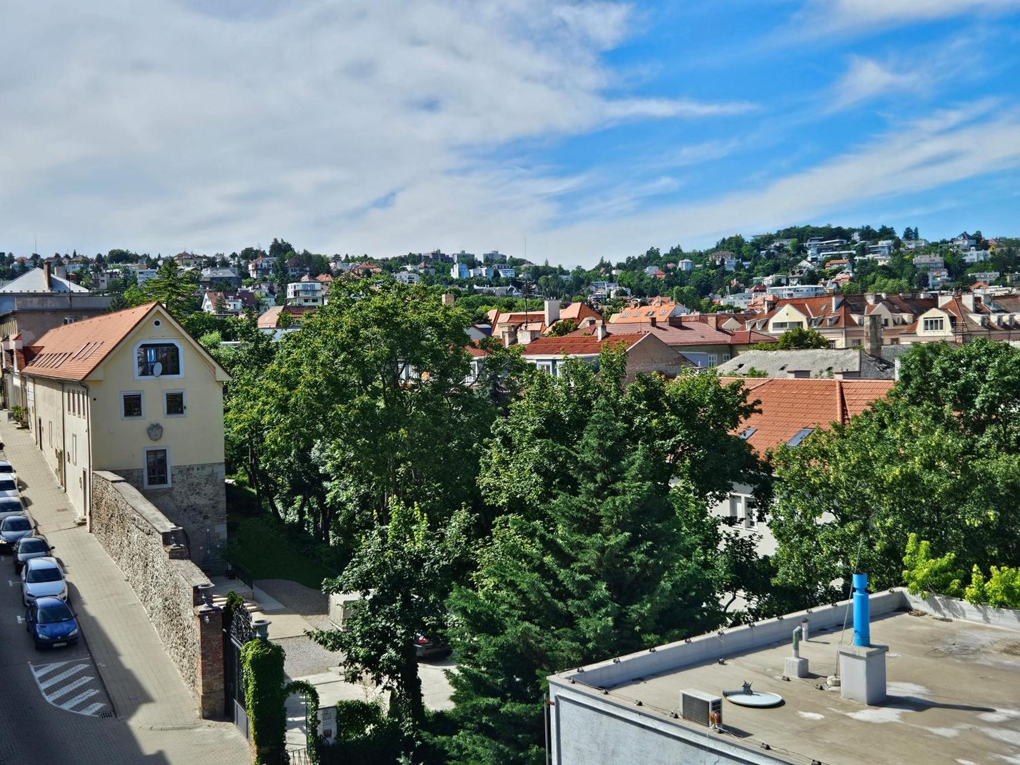 Apartment New Design Top-class Next To The Castle-free Parking-terrace